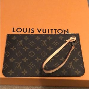 LV Clutch
